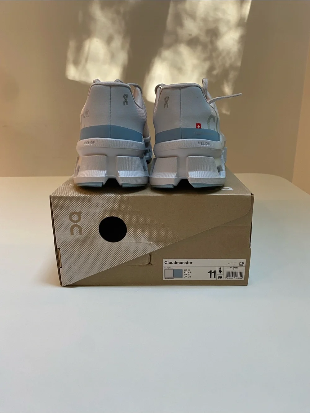 On Running Women’s Cloudmonster Sneaker in Frost/Wash sz 11 New in Box - Picture 6 of 7
